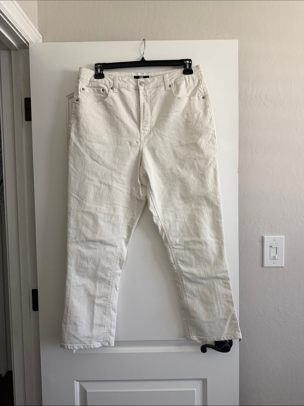 Frye Woman’s White Straight Jeans - Clean Minimal Style